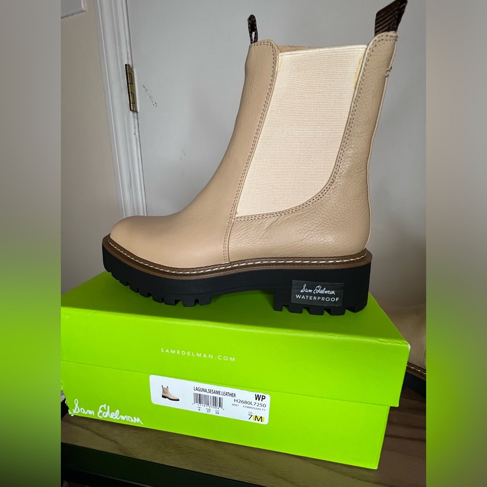 Sam Edelman Laguna Chelsea Boot Size W7 NWT
